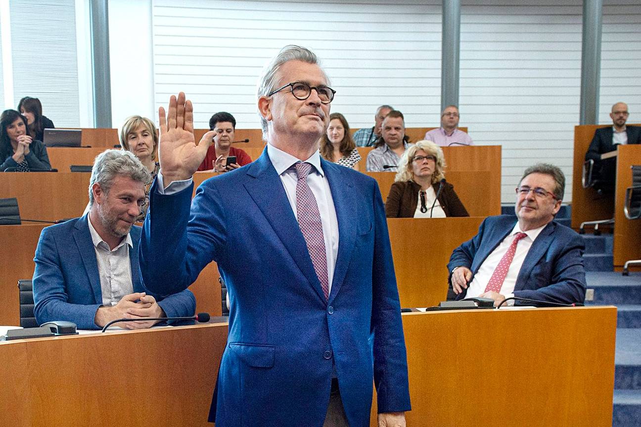 Eedaflegging Bernard Clerfayt (Défi) in het Brussels Parlement op 18 juli 2019