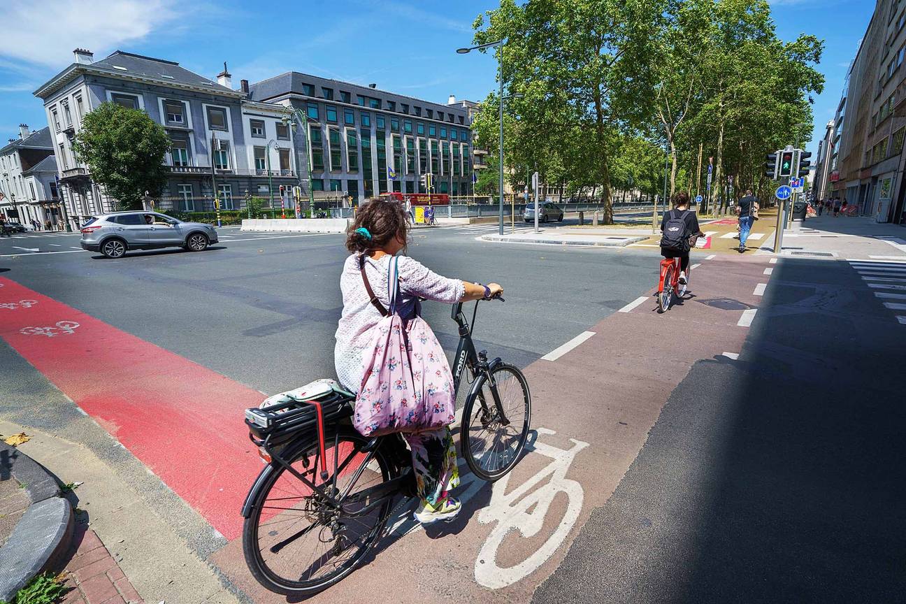 Op het fietspad op de Kleine Ring met een elektrische fiets