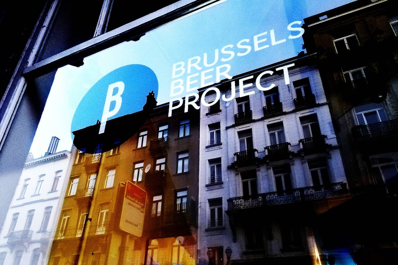 Brussels Beer Project (BBP) op het einde van de Dansaertstraat, aan de Vlaamsepoort