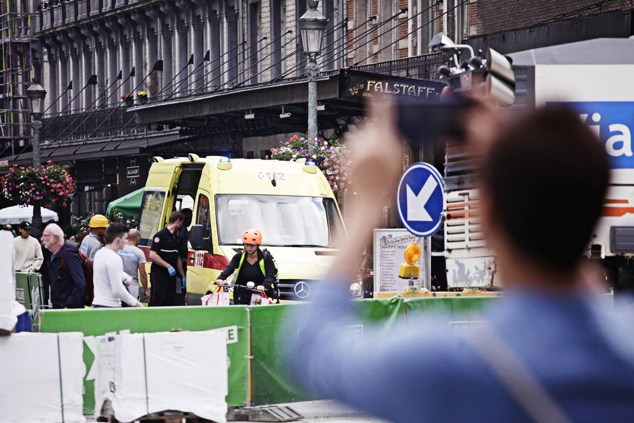 20190917 ambulance ziekenwagen voetgangerszone