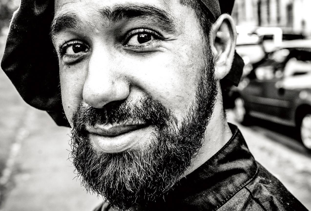 Younes Meziane, kinderkok en elektricien