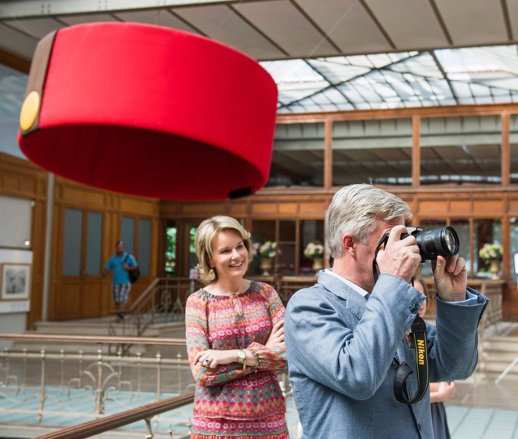 Koning Filip en koningin Mathilde in het Belgisch Stripmuseum, in 2016