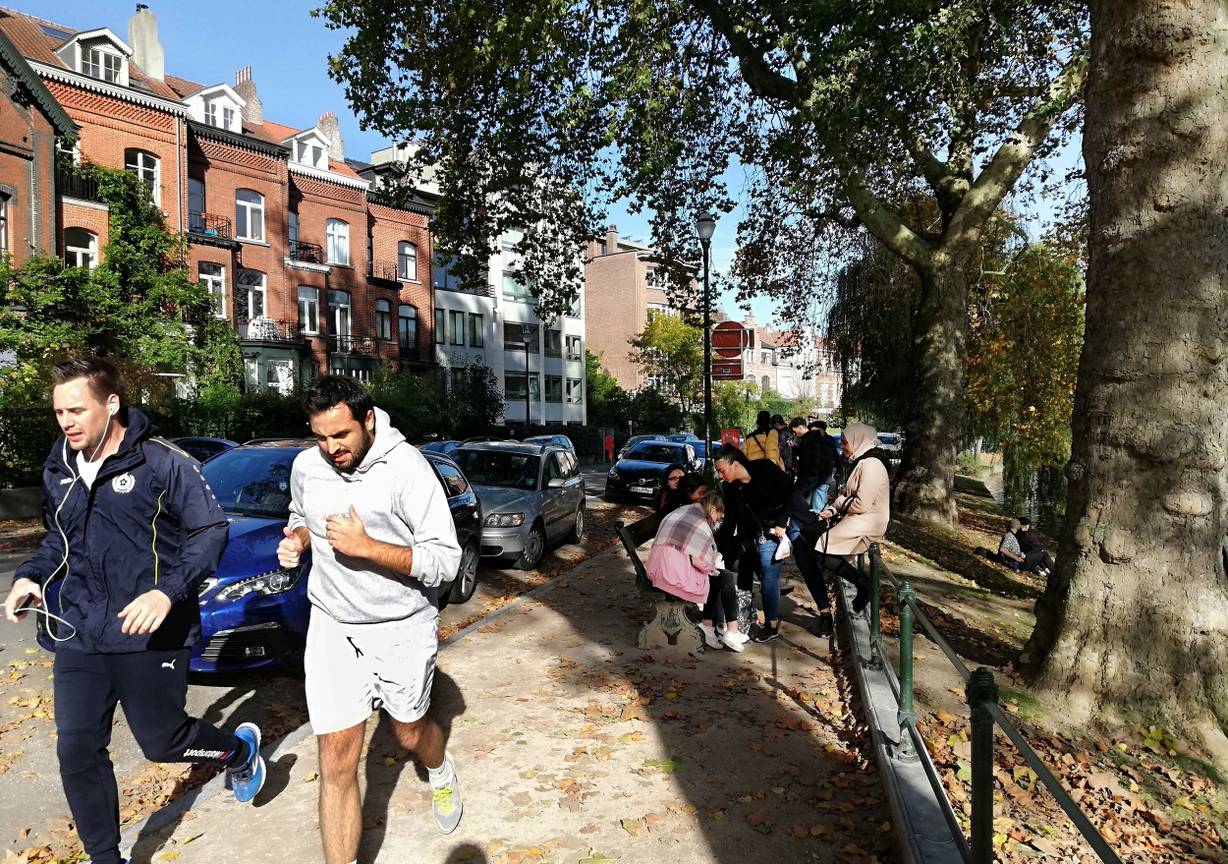 Verkeer rond de vijvers van Elsene (hier de Generaal de Gaullelaan)