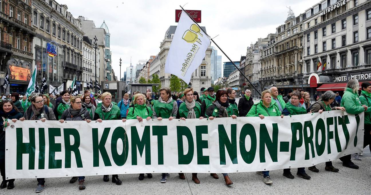 Manifestatie van de non-profitsector op het de Brouckèreplein