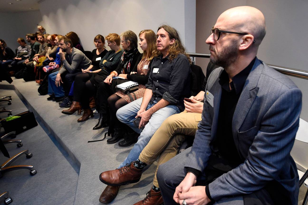 Protest van de Vlaamse cultuursector aan het Vlaams Parlement tegen de besparingen van de regering Jambon