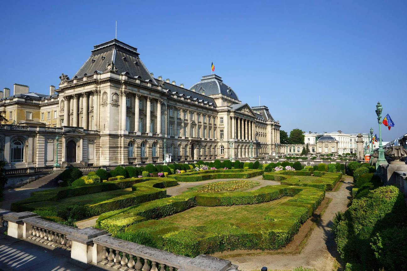 Het Koninklijk Paleis aan het Warandepark valt rechtstreeks onder de Regie der Gebouwen
