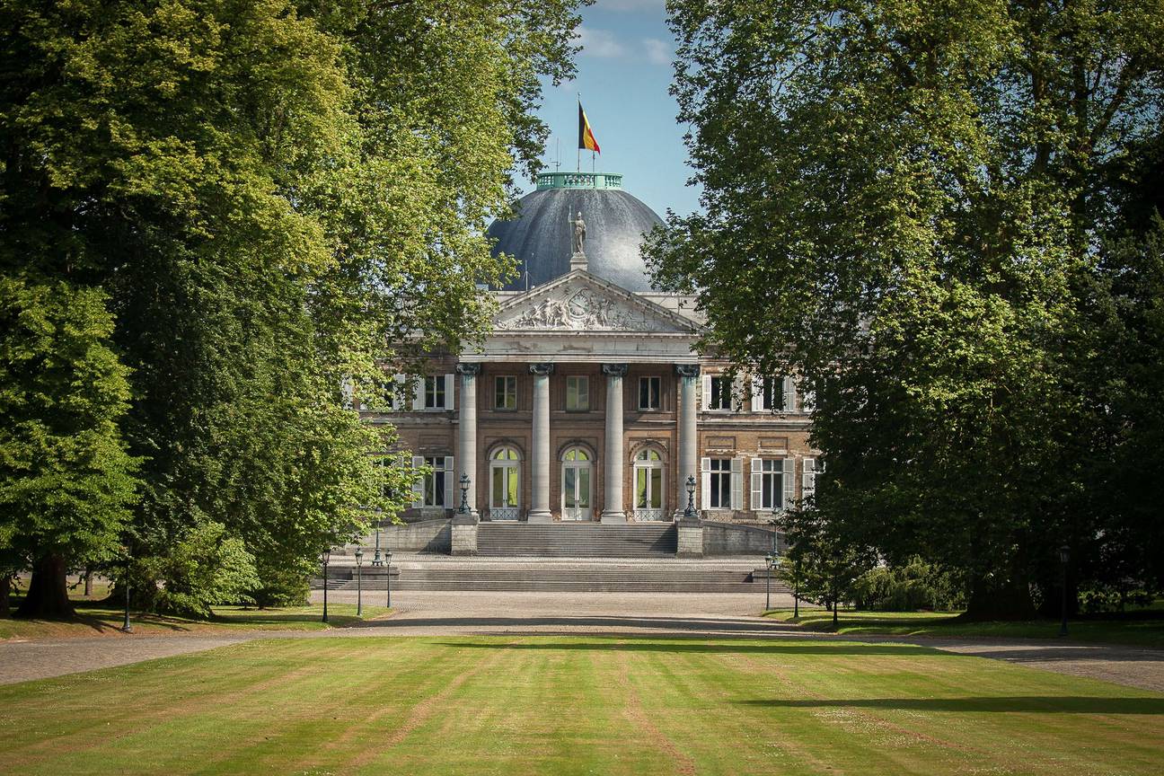 Het Koninklijk Paleis in Laken valt rechtstreeks onder de Regie der Gebouwen