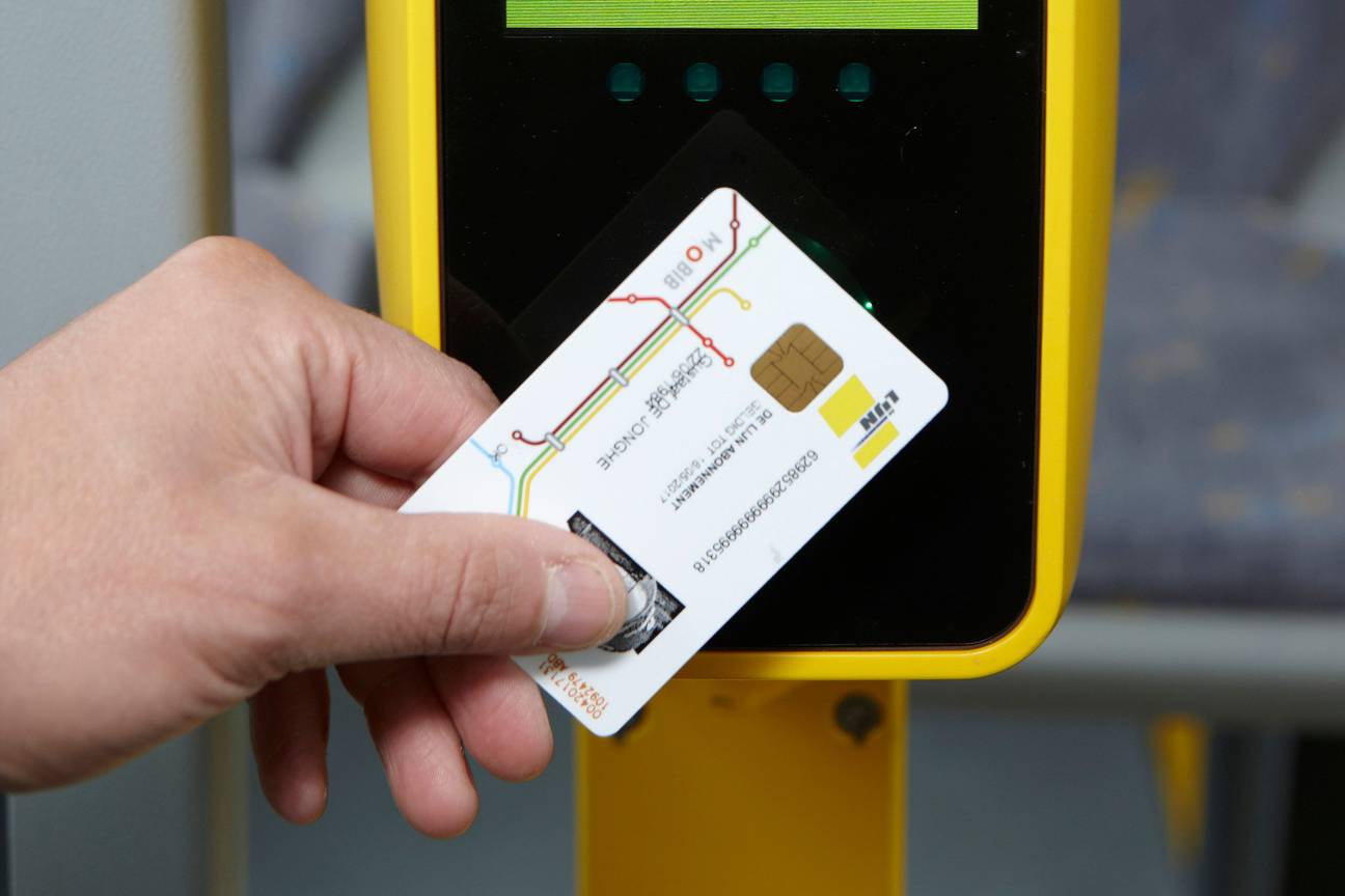 Een abonnement van de Vlaamse openbaar vervoermaatschappij De Lijn