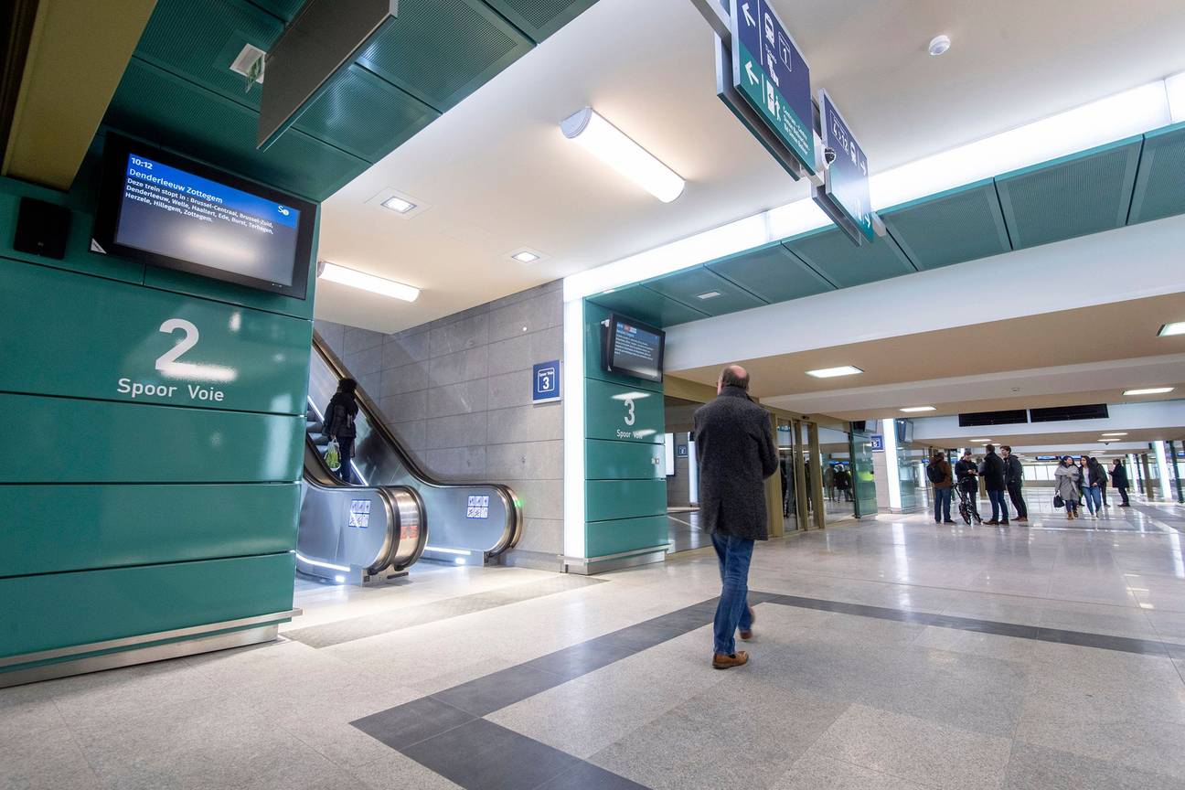  Opening van de vernieuwde centrale onderdoorgang in het station Brussel-Noord door de NMBS