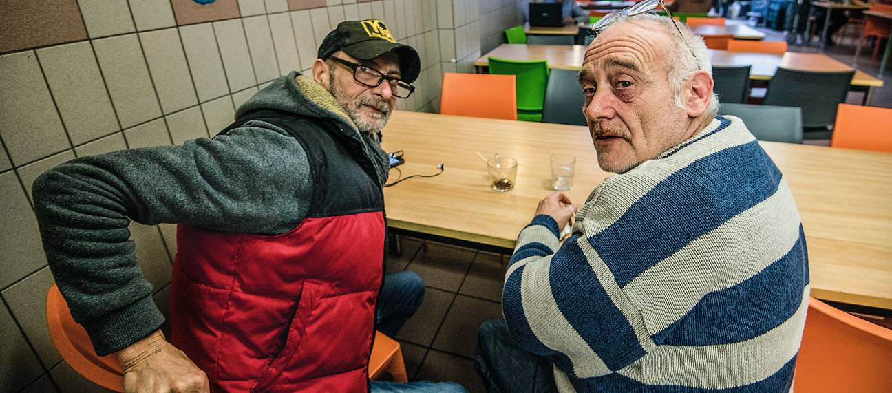 Thuislozen Michel en Serge Foyer Bodegem. Het centrum voor daklozenopvang in de Anneessenswijk, moet de deuren sluiten omdat het CAW de geldkraan dichtdraait