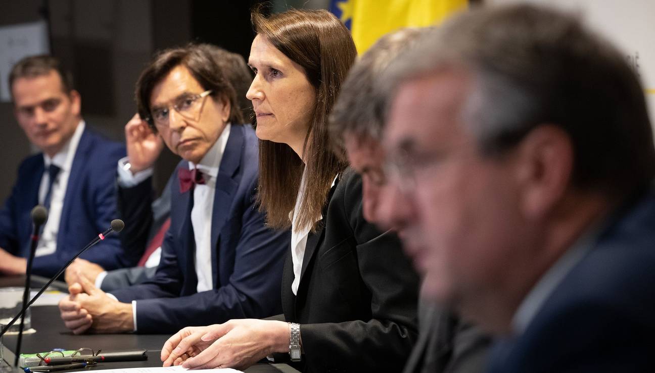 15 april 2020 Eerste minister Sophie Wilmès (MR) en Elio Di Rupo (PS)