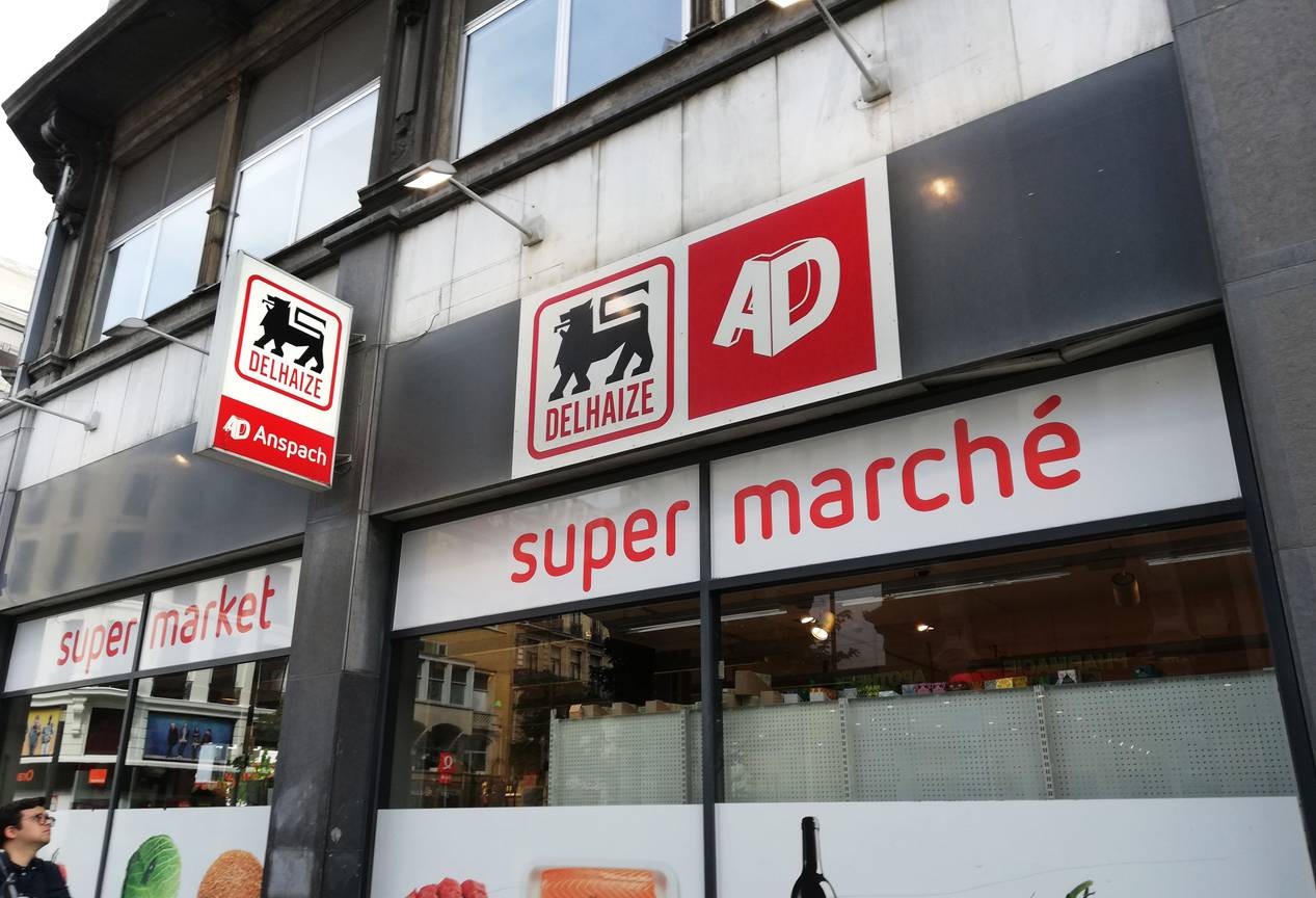 Delhaize aan de Anspachlaan, in het hart van de voetgangerszone