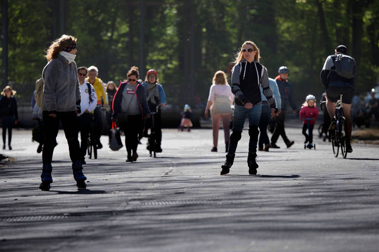 Skeelers in Ter Kamerenbos tijdens de lockdown van de coronacrisis