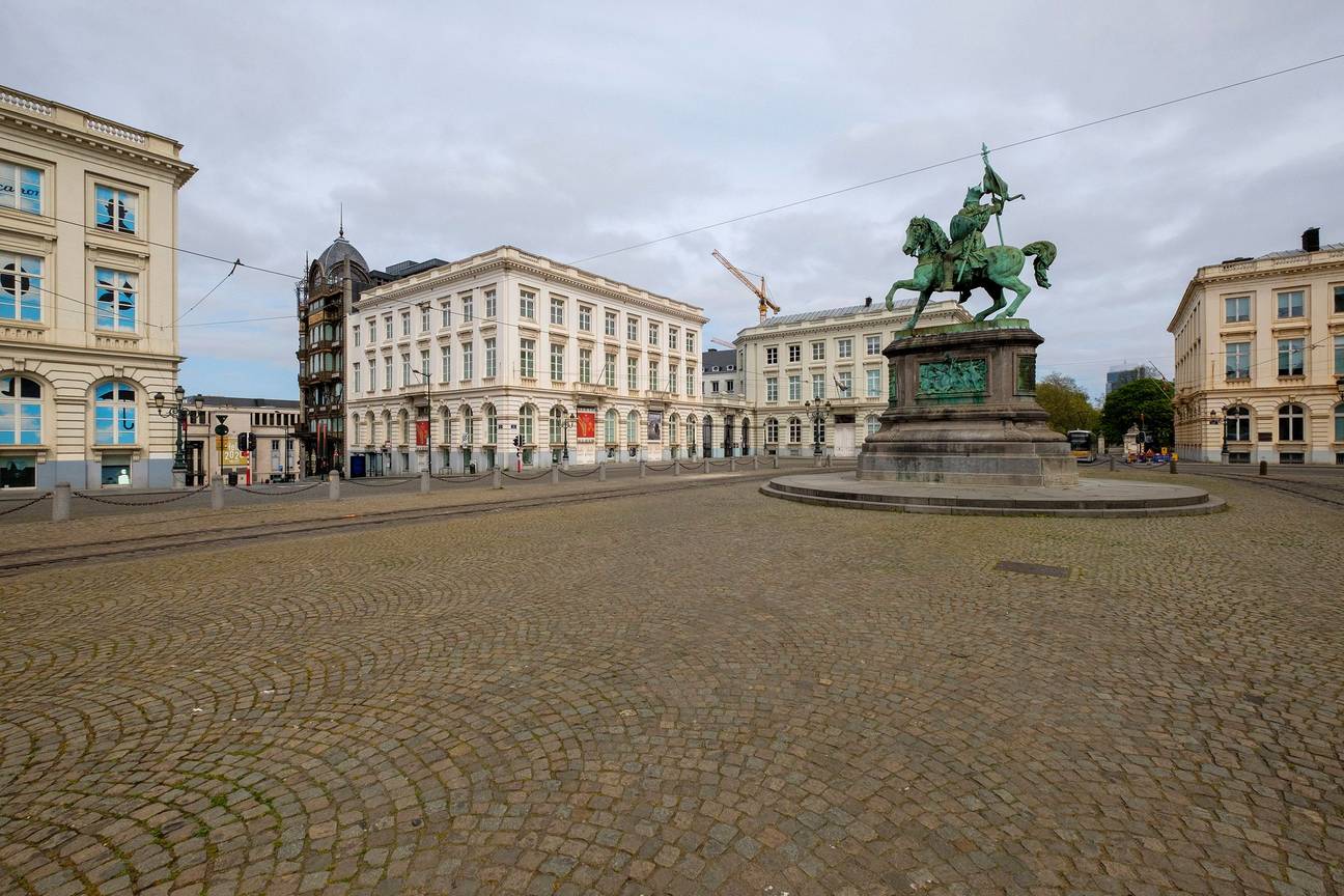 Het Koningsplein met het standbeeld van Godfried Van Bouillon