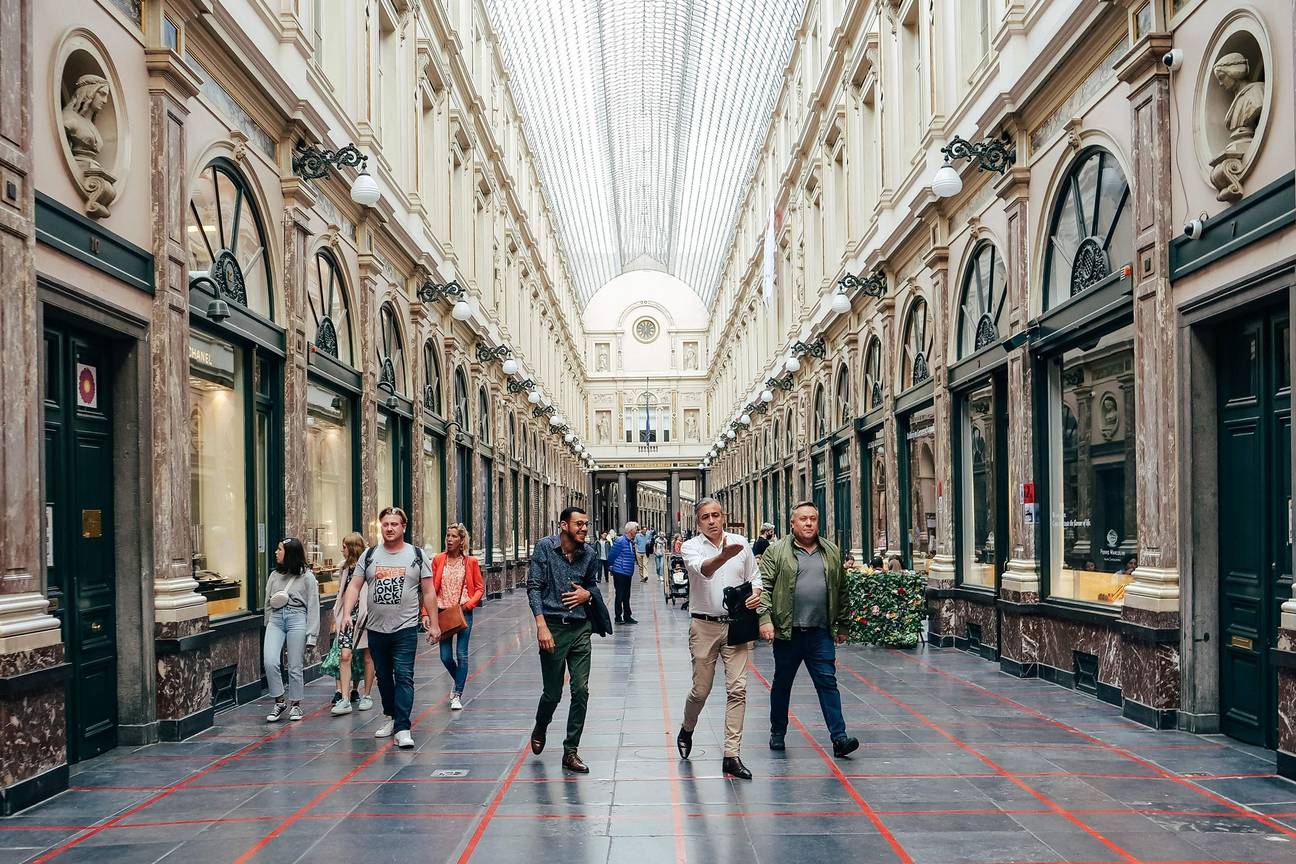 De Koninklijke Sint-Hubertusgalerijen vormen een complex van drie met glas overdekte winkelgalerijen in het centrum van Brussel de Koningsgalerij, de Koninginnegalerij en de Prinsengalerij
