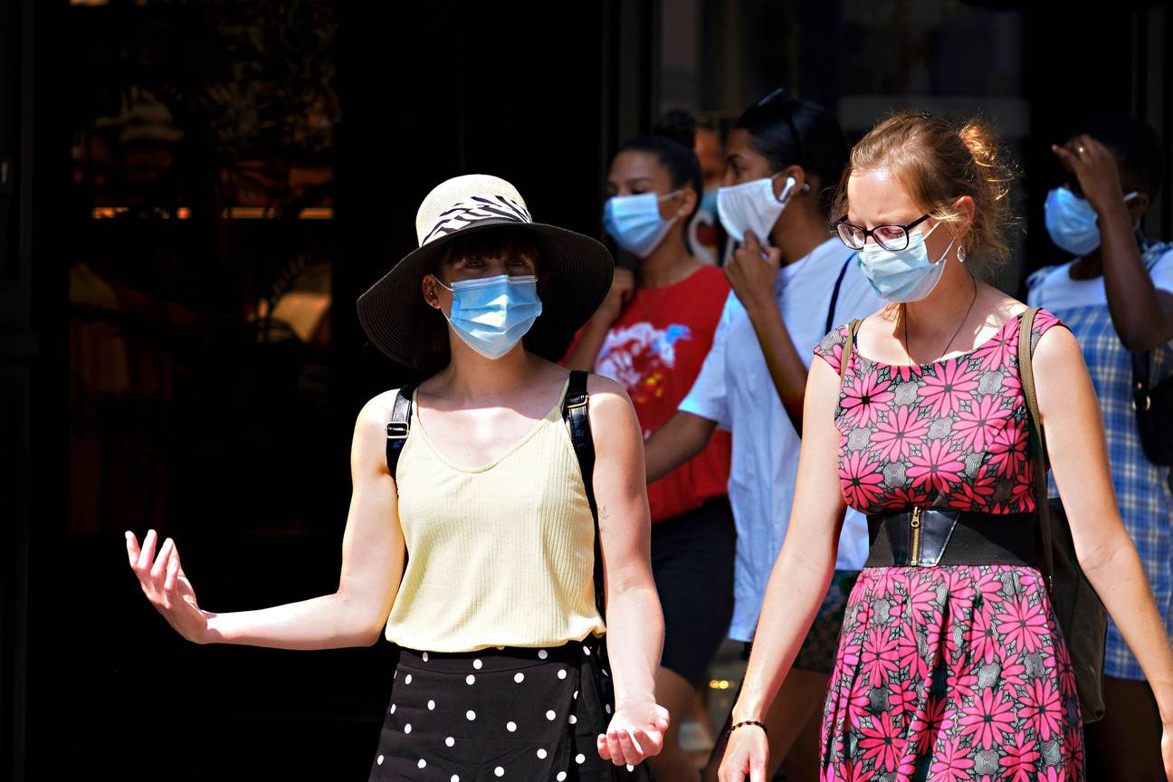 Het dragen van een mondmasker is verplicht wanneer de alarmdrempel in het Brussels gewest wordt overschreden