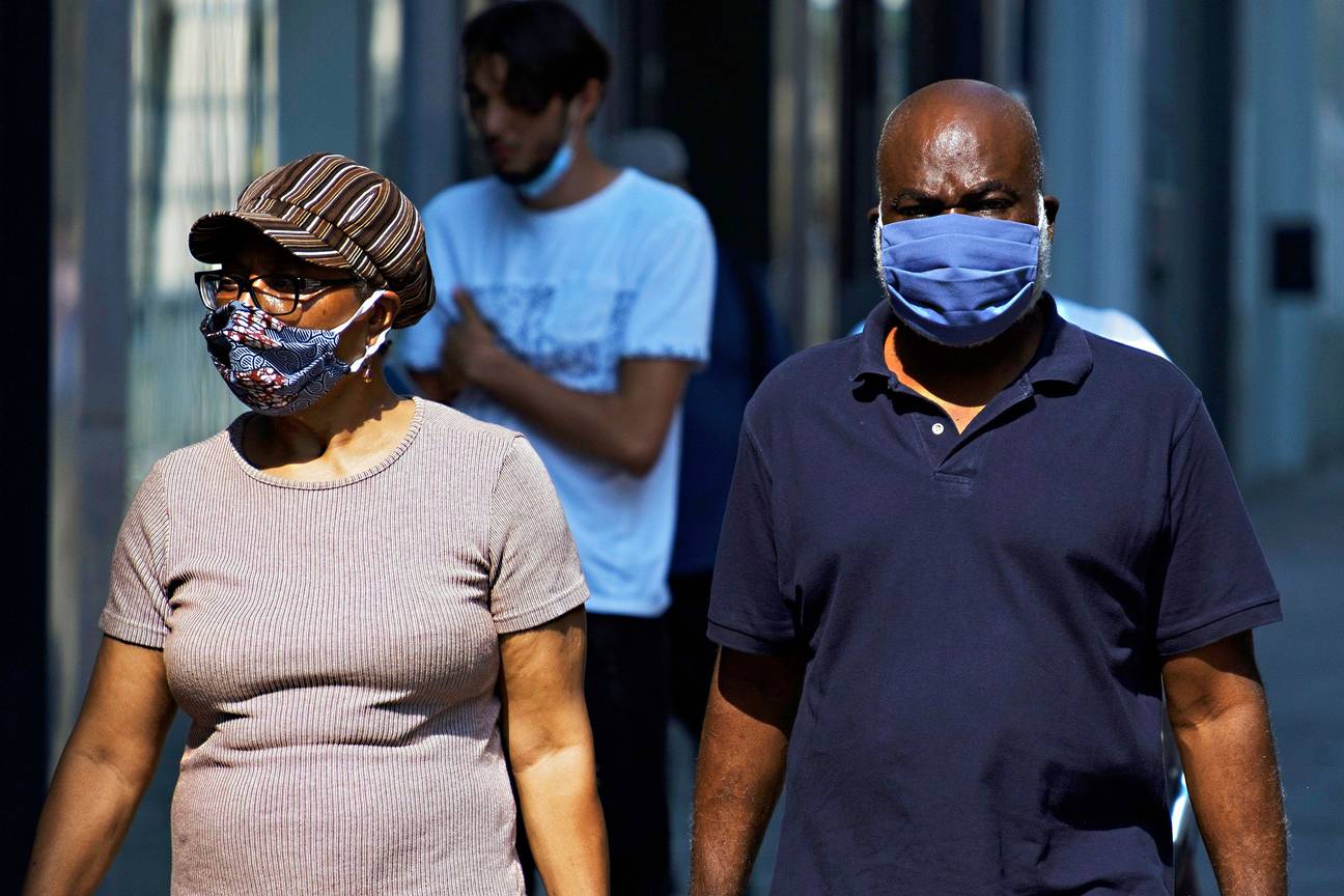 Het dragen van een mondmasker is verplicht wanneer de alarmdrempel in het Brussels gewest wordt overschreden