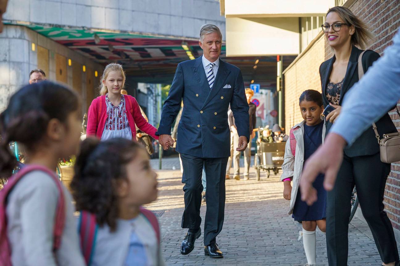 Koning Filip brengt zijn dochter, prinses Eléonore, op 2  september 2019 naar de lagere school van het Sint-Jan Berchmanscollege