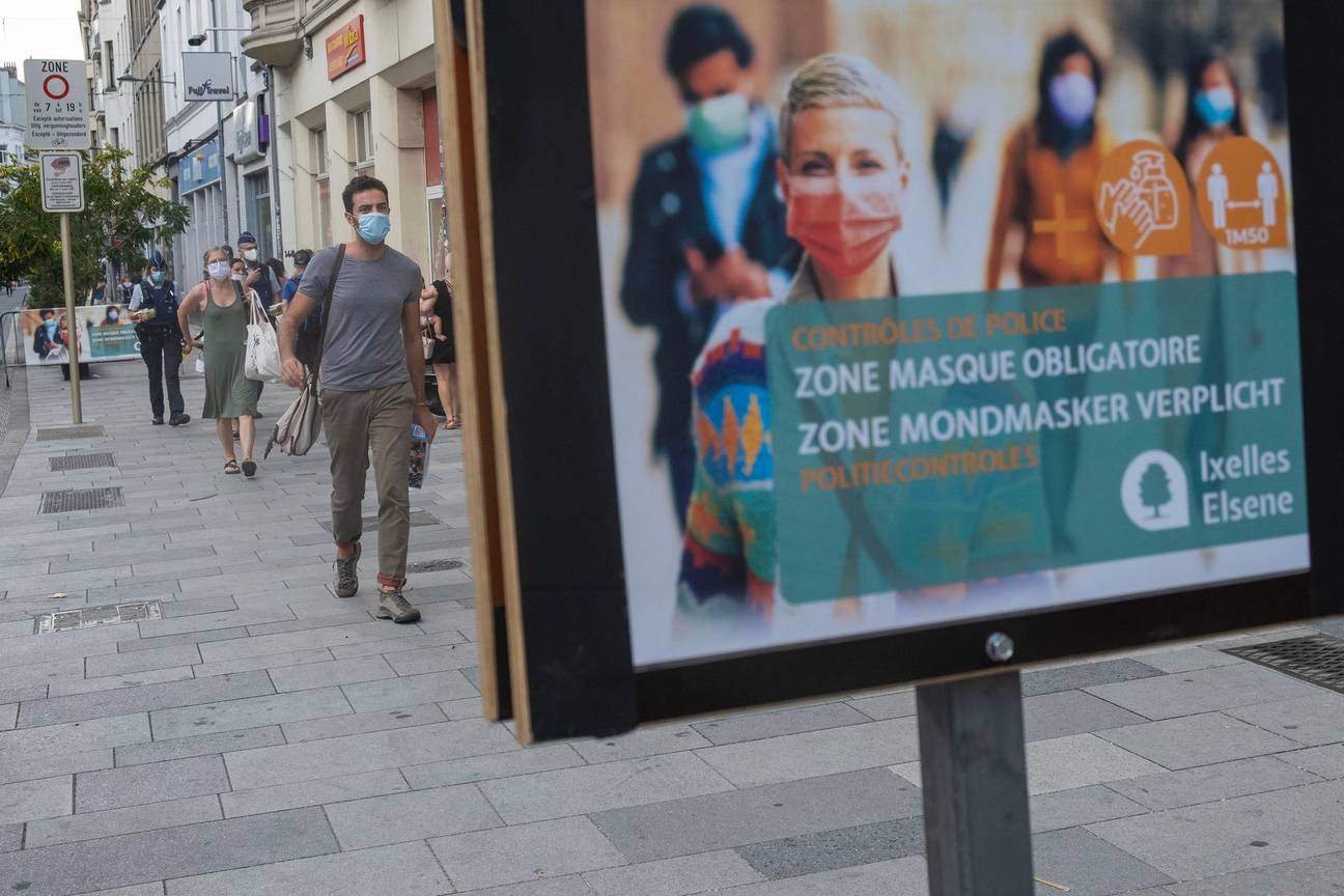Een mondmasker is verplicht in het Brussels gewest wanneer de alarmdrempel wordt overschreden, ook hier op de Elsensesteenweg