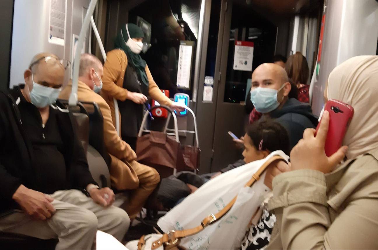 Reizigers op de Brusslese metro