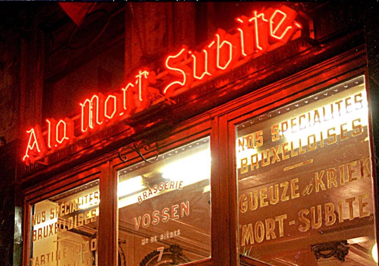 Café A la Mort Subite, sinds 1928 gevestigd aan de Warmoesberg 5-7 in het centrum van Brussel-Stad