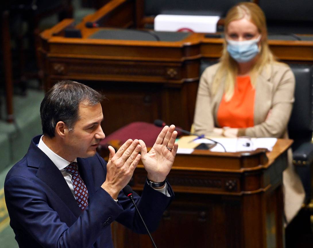 Eerste minister Alexander De Croo tijdens de plenaire vergadering in het federaal parlement van 22 oktober 2020