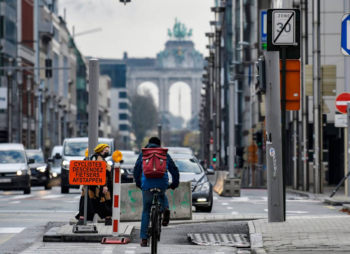 Een fietser in de Wetstraat