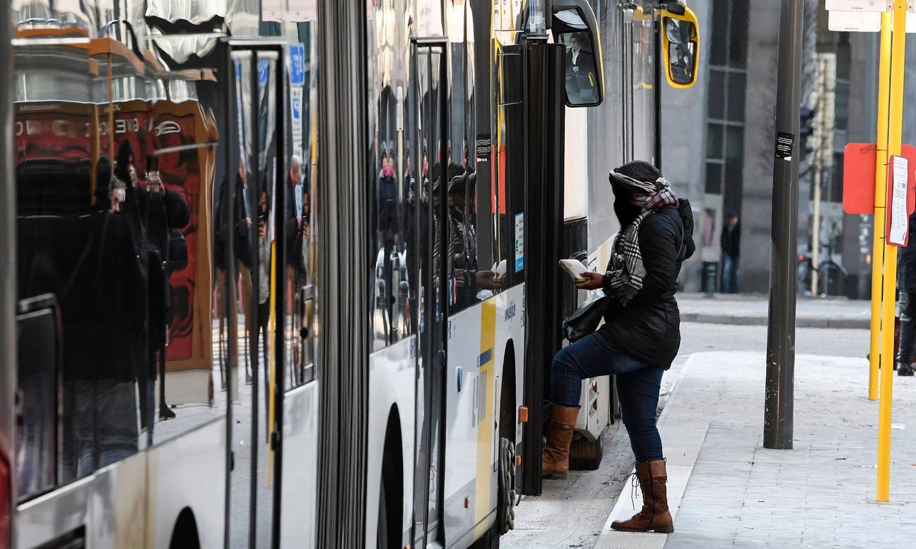Een bushalte van de Vlaamse vervoersmaatschappij De Lijn aan Brussel-Noord
