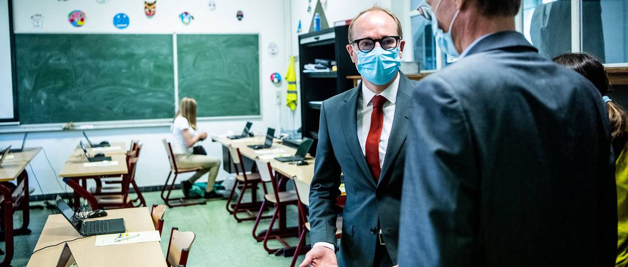 Minister van onderwijs Ben Weyts (N-VA) bezoekt de faculteit geneeskunde van de KU Leuven in Etterbeek