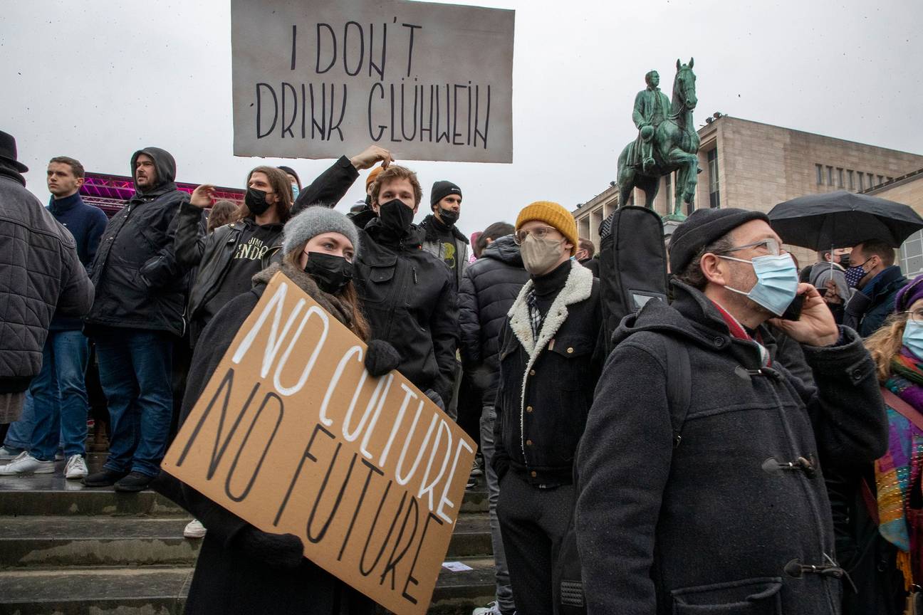 26 december 2021: protestmanifestatie van de cultuursector aan de Kunstberg tegen de sluiting van cultuurhuizen en bioscopen coronamaatregelen 2