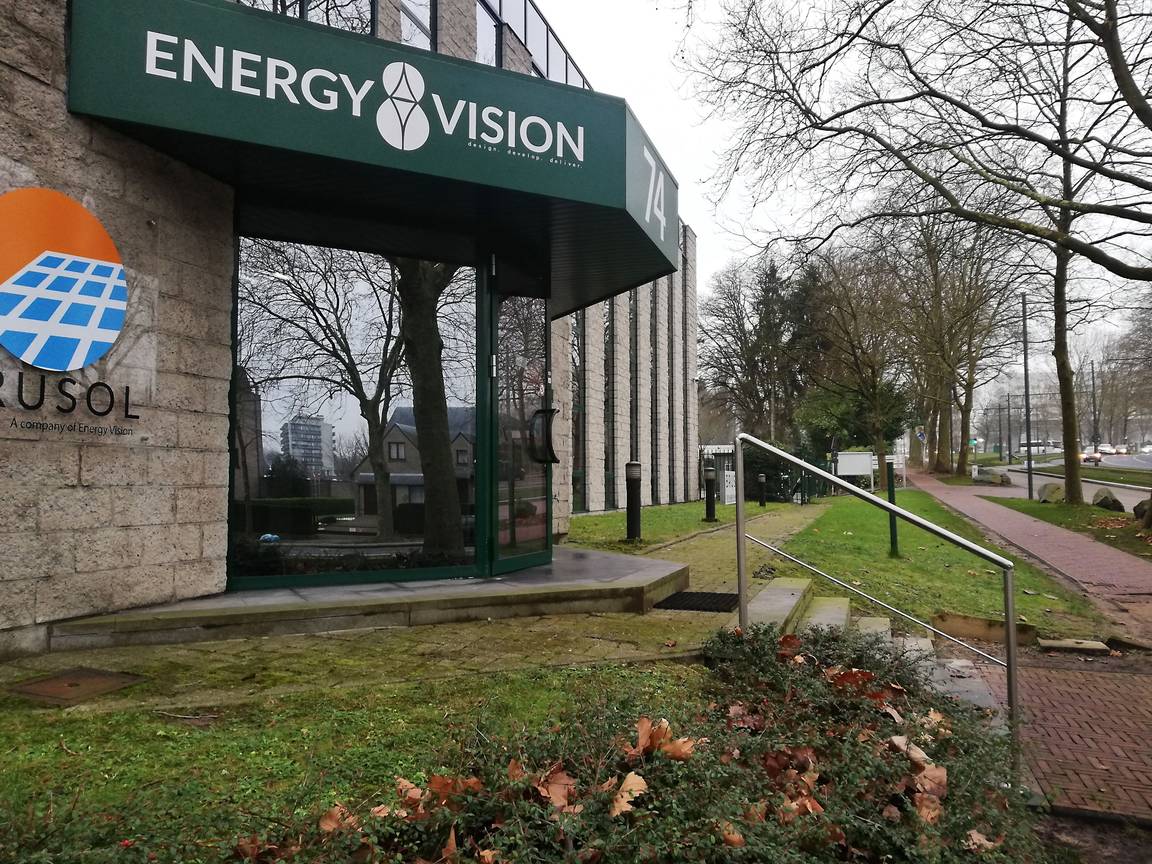 EnergyVision installeert zonnepanelen gratis bij particulieren en kmo's en neemt zelf het risico op zich Brusol groene energie Laarbeeklaan 3