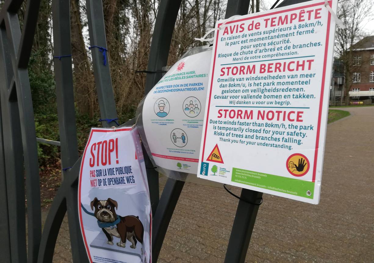18 februari 2022: het Koning Boudewijnpark in Jette is, net als andere parken en bossen, gesloten omwille van de aangekondigde storm Eunice