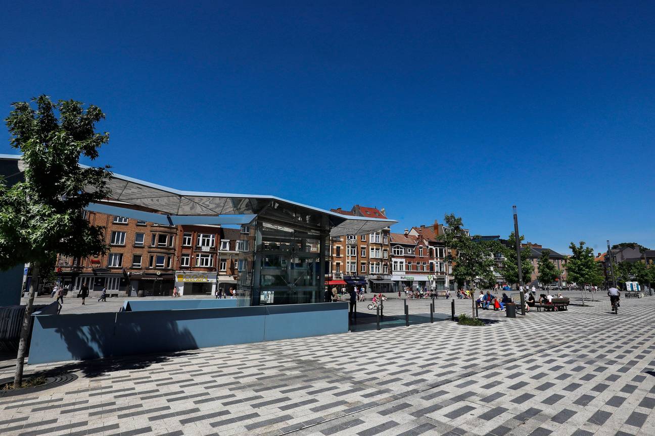 Het Koningin Astridplein in Jette, beter bekend als het Spiegelplein