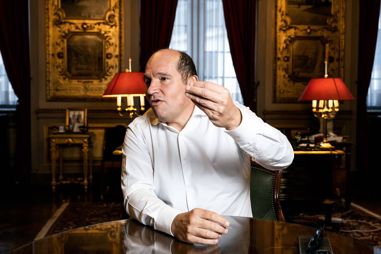 1815 Philippe Close 8