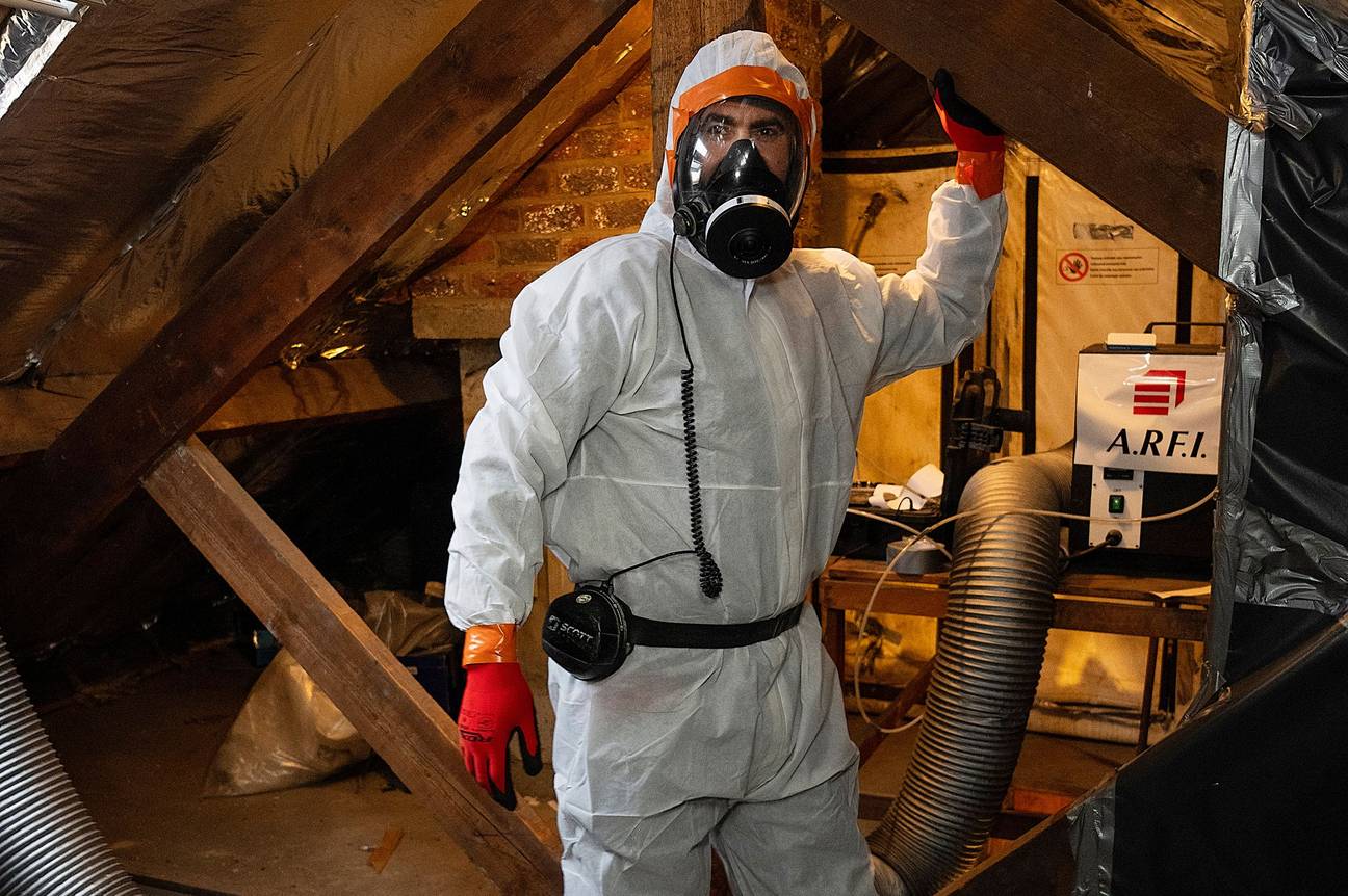 Asbest verwijderen is werk van specialisten en dat heeft een prijskaartje lg