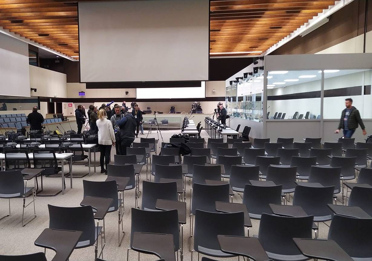 Het terreurproces van de aanslagen in metrostation Maalbeek en Brussels Airport: voorstelling van de ruimte in de voormailige NAVO-gebouwen met de nieuwe boxen voor de beklaagden.