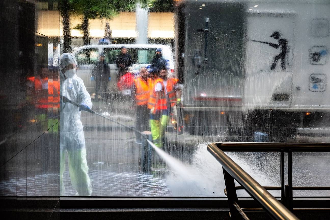 1855 BEELD politieactie Zuidstation