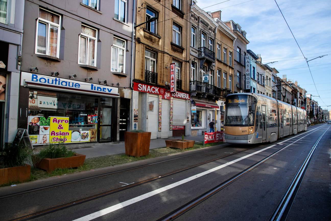 14 september 2023: de Wayezstraat in Anderlecht, de dag nadat er een man werd neergekogeld door een drugsbende