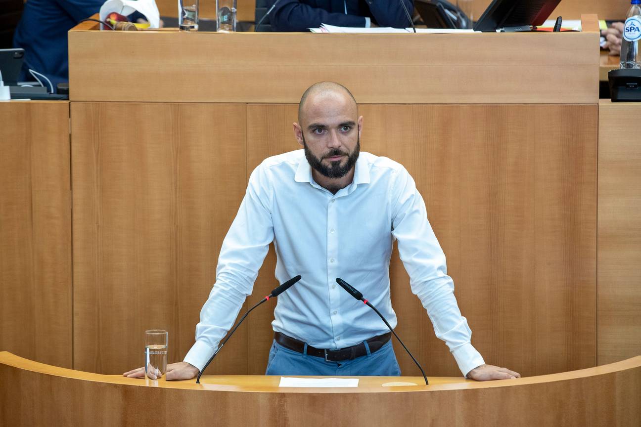 20231127 Julien Uyttendaele (PS) als Brussels parlementslid in juni 2022
