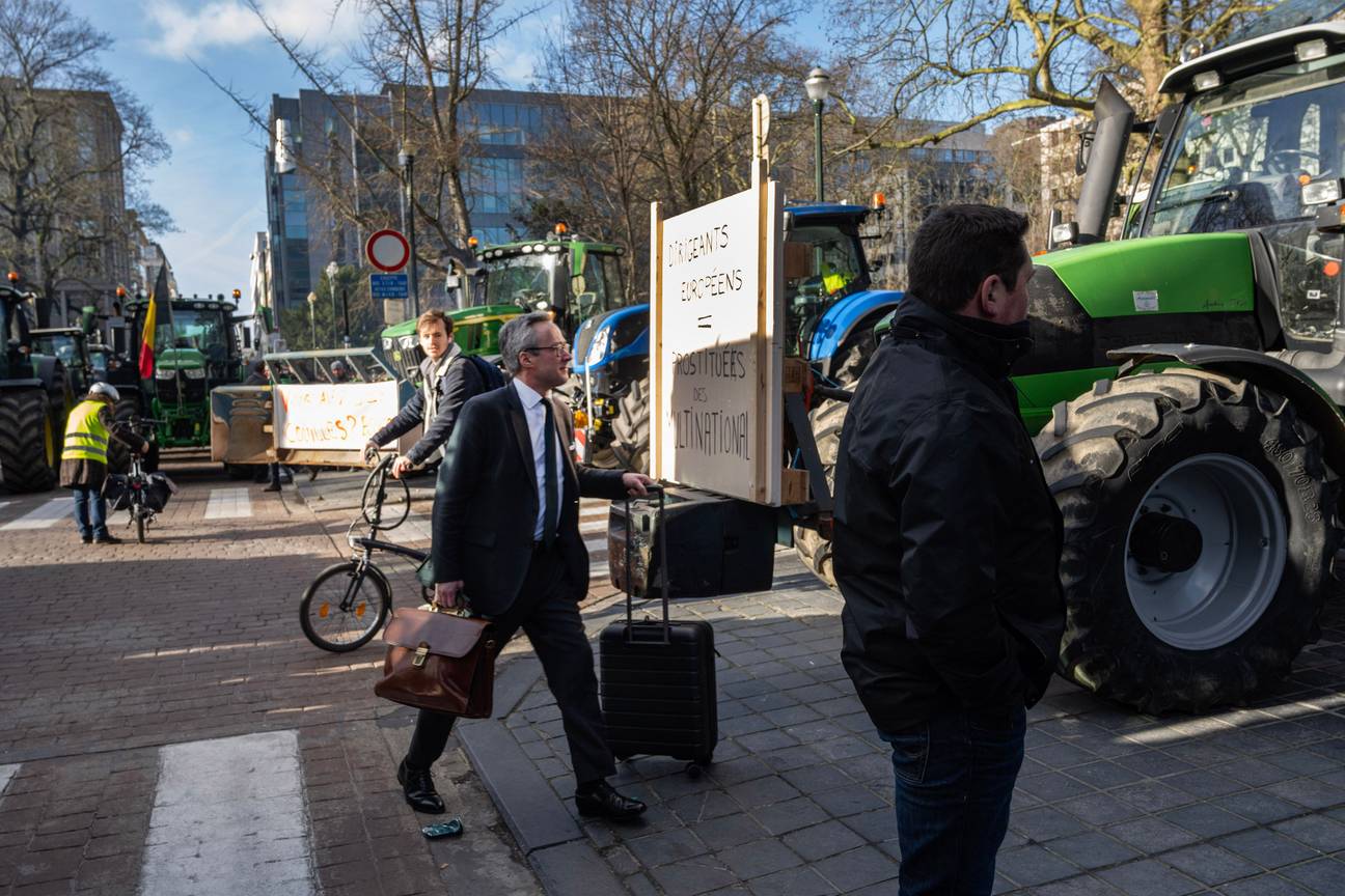 1 februari 2024: boerenprotest op het Luxemburgplein tegen de overdreven Europese regelgeving inzake landbouw.