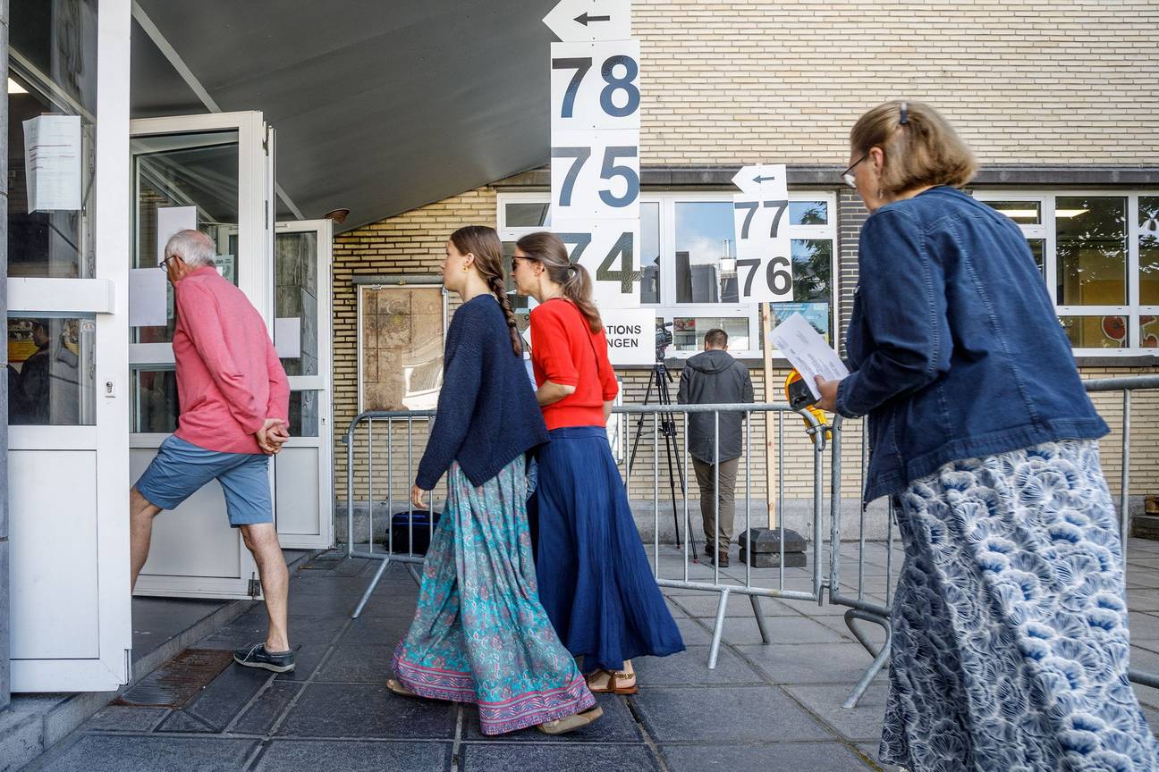 Verkiezingen 2024, 9 juni 2024: mensen gaan stemmen in Sint-Pieters-Woluwe.