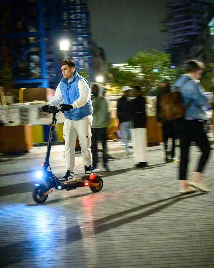 BRZ 20241127 1913 SNELLE STEPS electrische steps 21