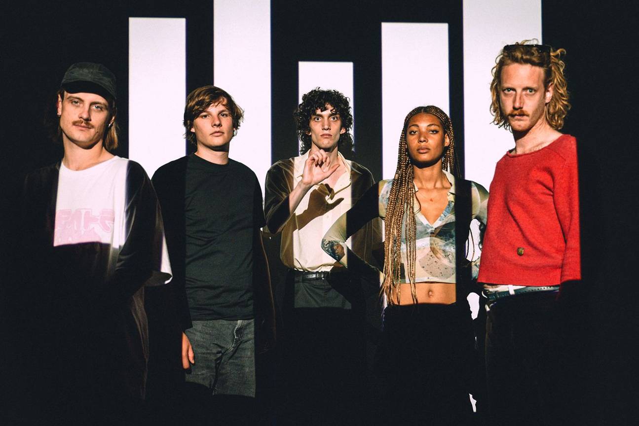 SLT052025 Lezard-Vertical2