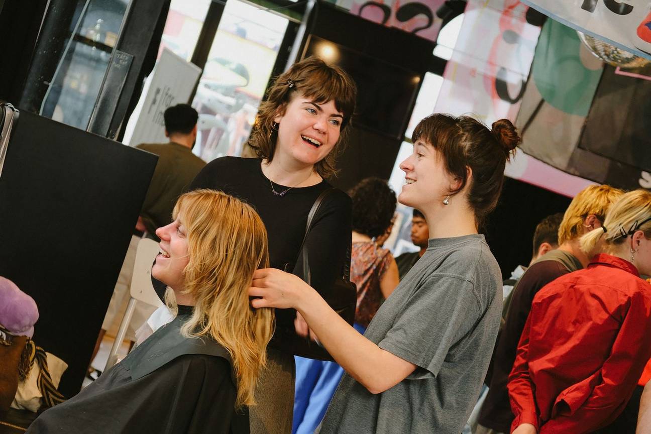 BRZ 20250611 1940 Jeugdbeweging voor meisjes kapper