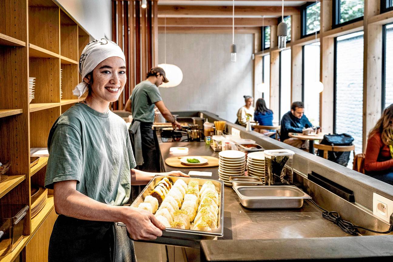 BRZ 20251015 1952 EAT AND DRINK Akko