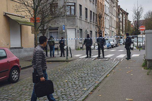 molenbeek delaunoystraat na aanslagen Parijs