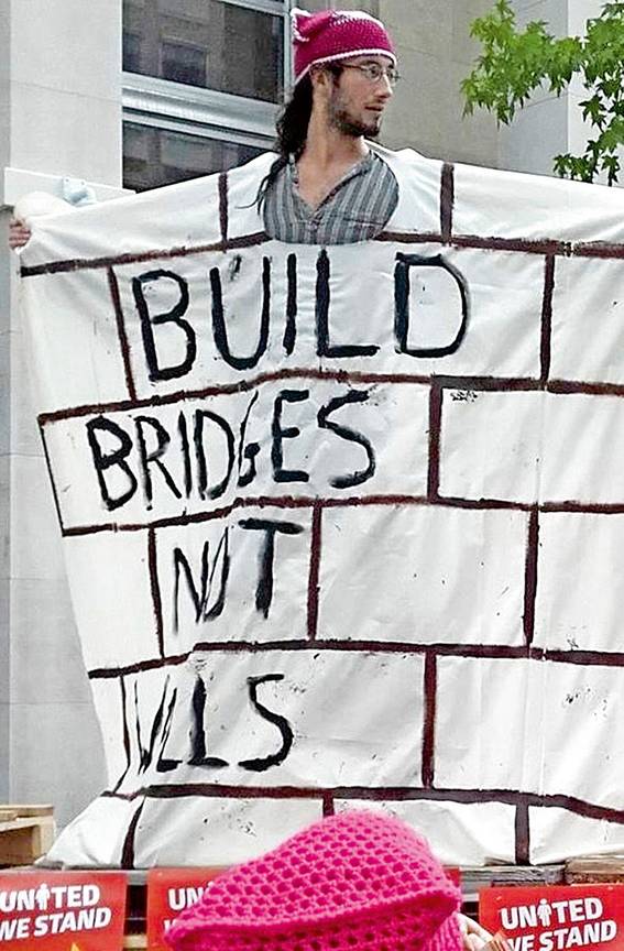 Trump Not Welcome BRUZZ ACTUA 1570