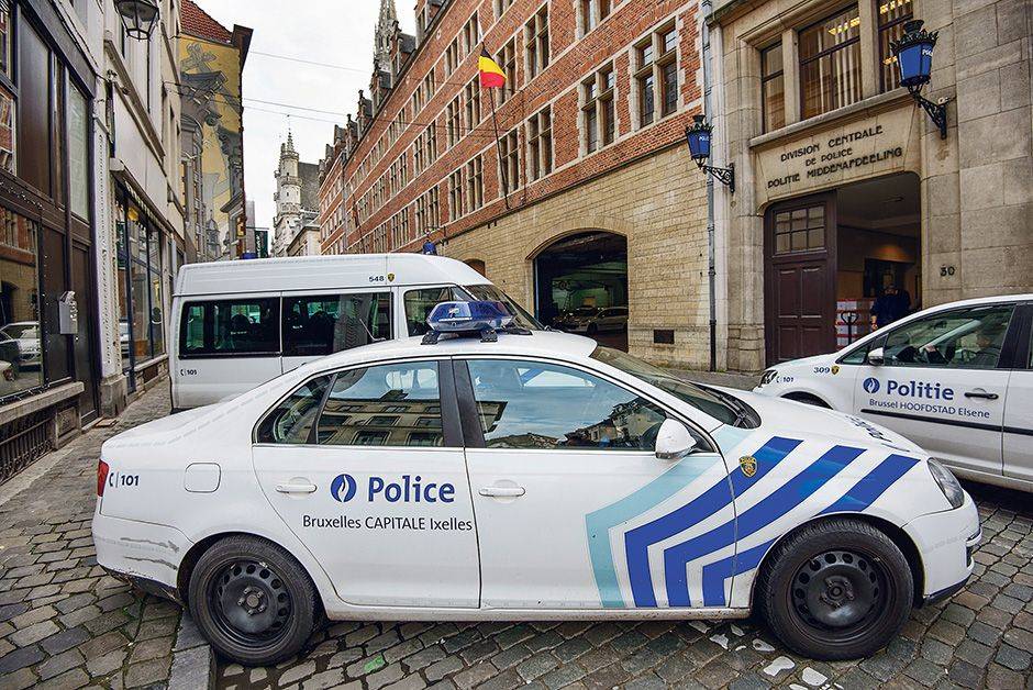 Politiekantoor Kolenmarkt BRUZZ 1541
