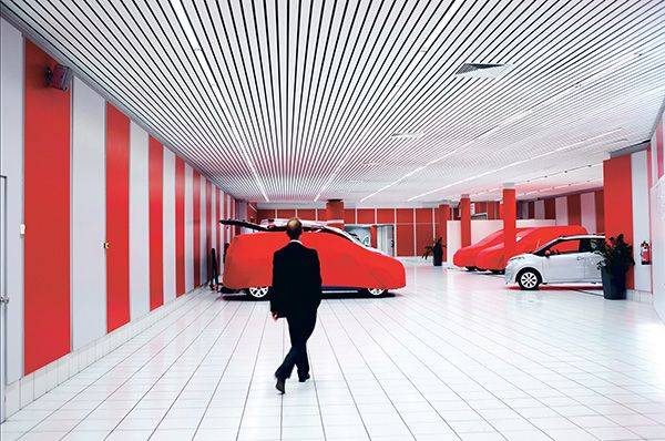 Citroen Garage Showroom c Saskia Vanderstichele