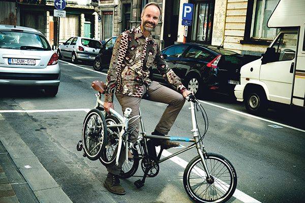 Frederik Mertens elektrische Plooifietsen c Saskia Vanderstichele